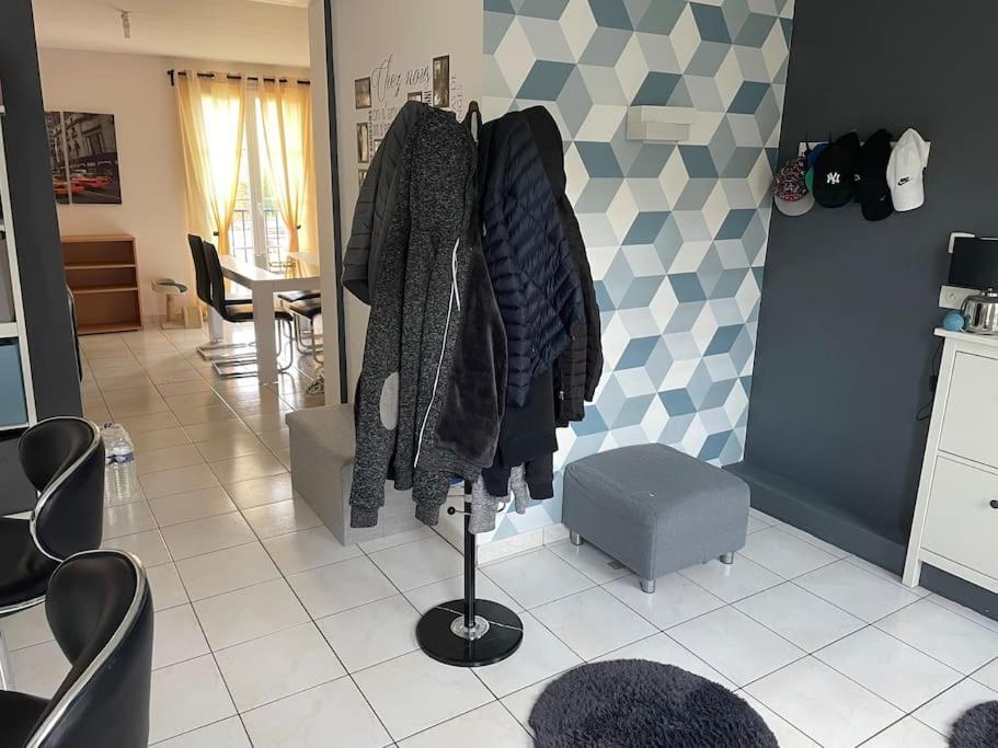 Centre Pierrefonds Superbe Appartement + Parking エクステリア 写真